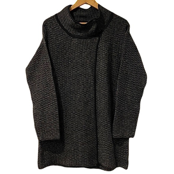 Nine West Sweaters - Nine West Gray & Black Wool Snap Top Sweater - Size Large